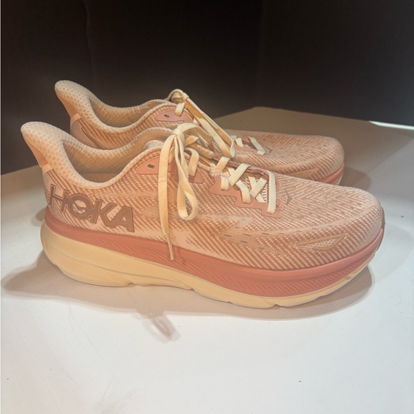 New Hoka Clifton 9 sneakers - Picture 1 of 5